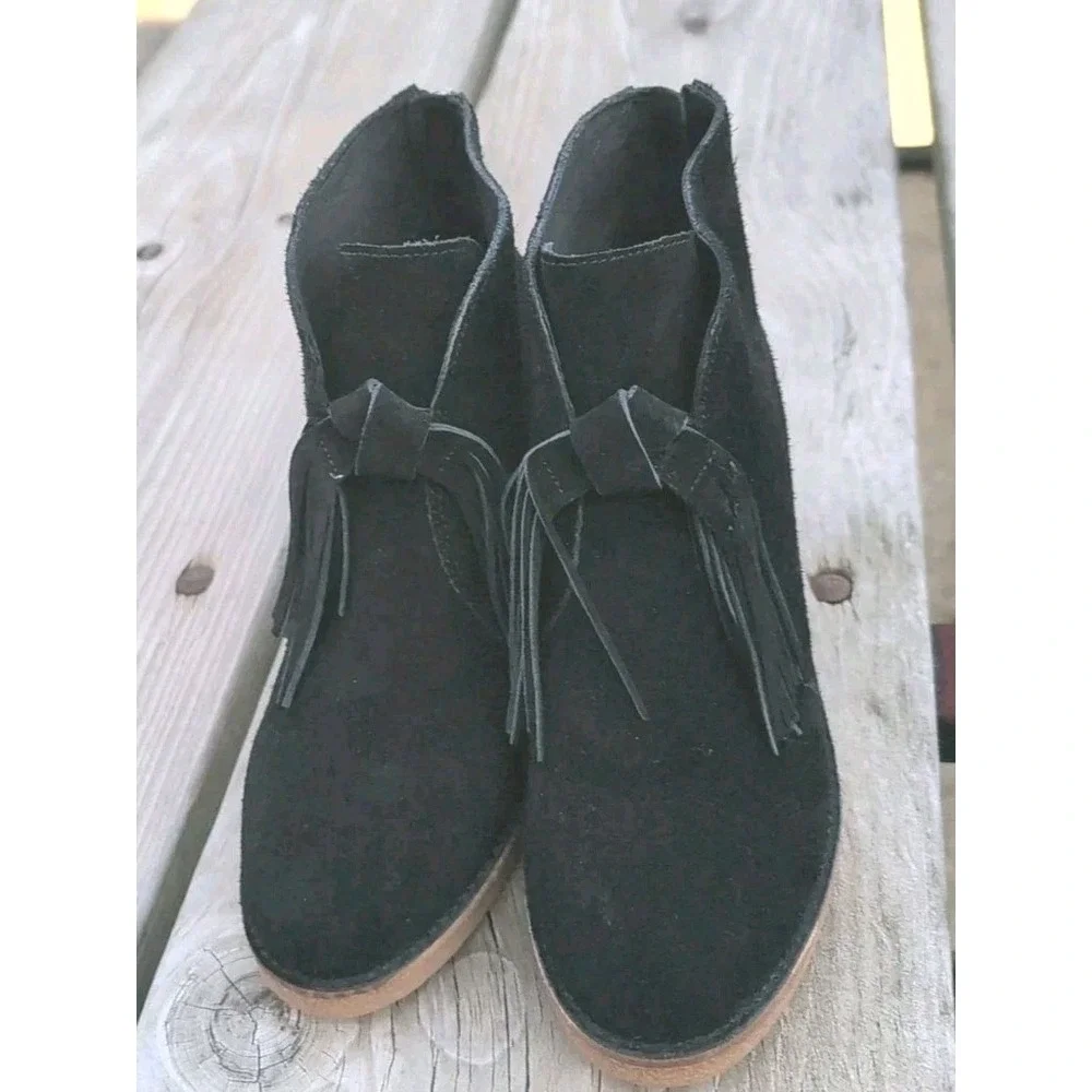 UGG Women's CORIN Ankle Boot 8 US  Black Suede NWOB $140‎ MSRP